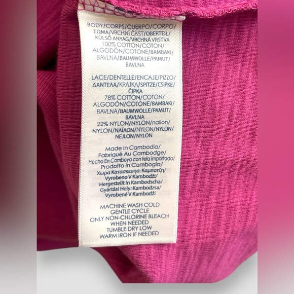 Chaps Women's Pink Short Sleeve Henley Lace Top Sz X-Large V-Neck Buttons NWT - Picture 4 of 4